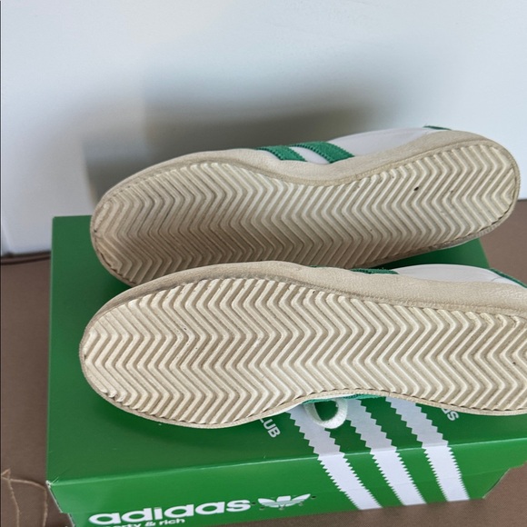 Adidas Blanc Sporty & Rich White and Green Sneakers with Gold Charm - Picture 5 of 7